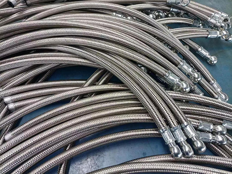 The application of black petroleum suction and discharge pipes