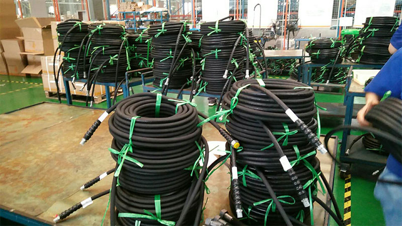 Double layer steel wire wear-resistant rubber hose