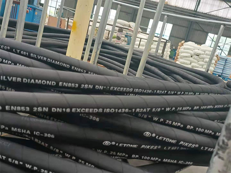 Steel wire wrapped hydraulic hose