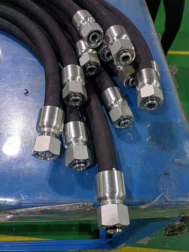 Lining polyurethane wear-resistant layer large-diameter rubber pipe