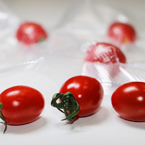 HPP low-temperature cold sterilization is applicable to juices, meat products, and seafood.